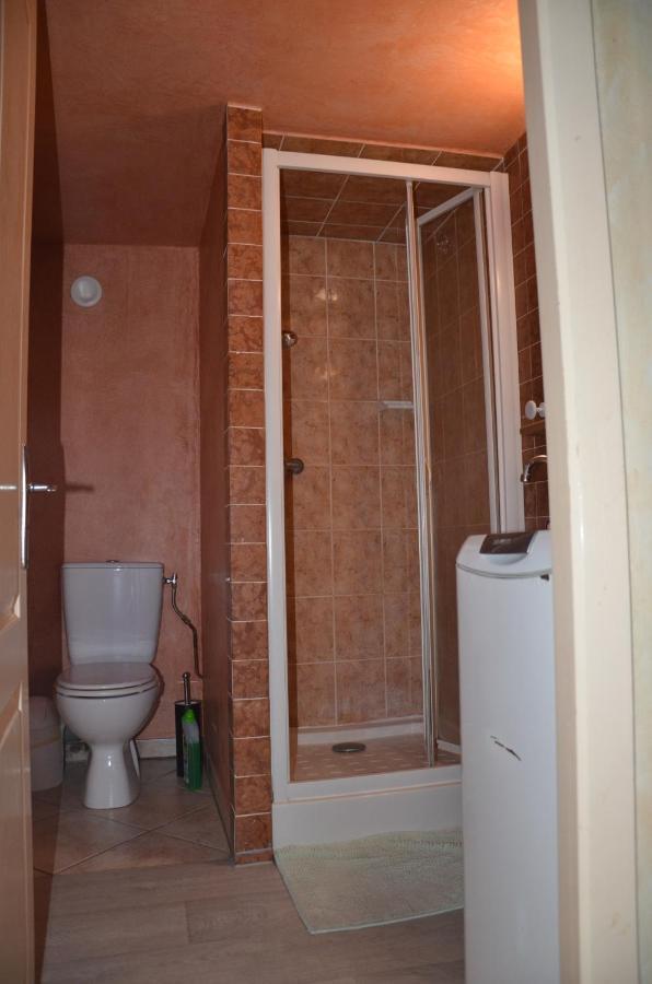 Studio Et Colocation - Gite Les 7 Fontaines Chevinay 外观 照片